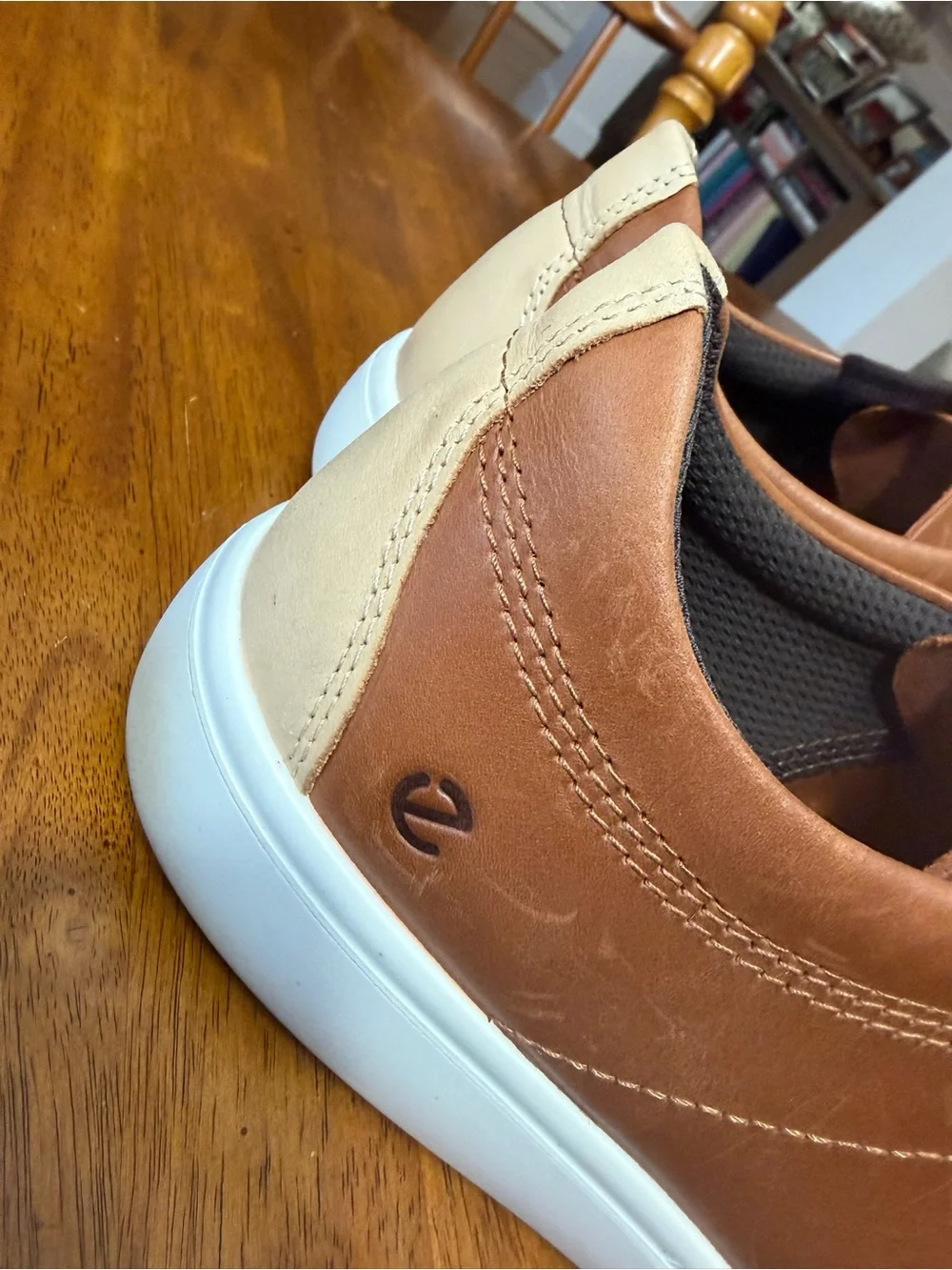 Worn 1x ECCO Classic Low Men’s Leather Sneaker Size 11 Medium Cognac Brown